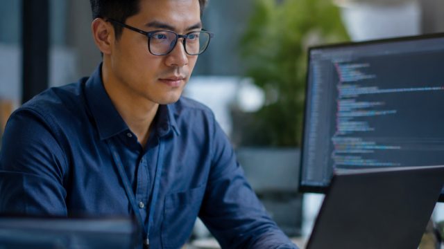 CRA Seeks IT Specialists with Competitive Salaries Near $100K