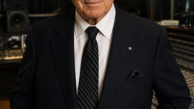 The Legacy of Clive Davis: A Titan of the Music Industry Passes Away